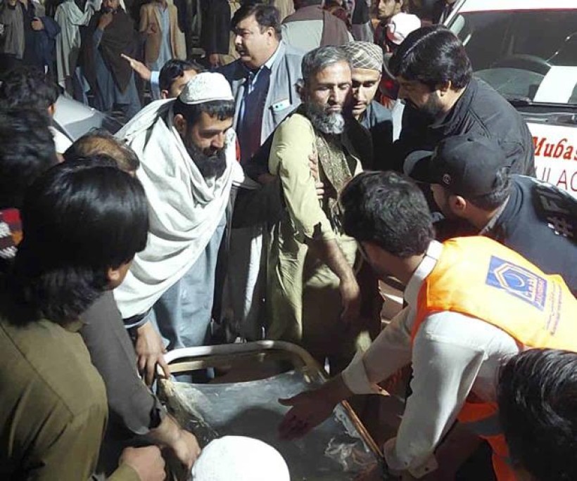 Atentados suicidas en base militar de Pakistán dejan 9 muertos y 25 heridos