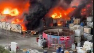Incendio en planta de aceites automotrices de Apodaca activa protocolo de emergencia