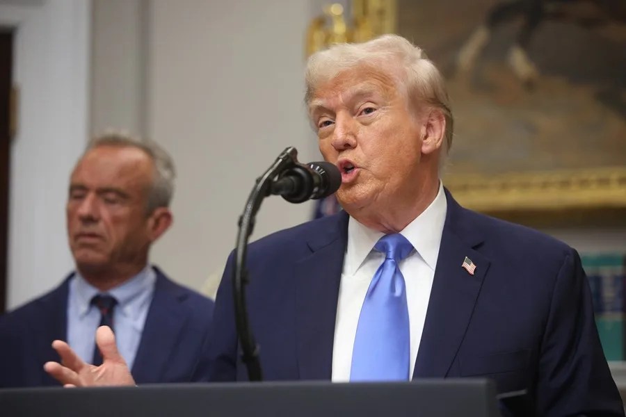 Trump asocia el paracetamol en el embarazo al autismo frente al escepticismo científico