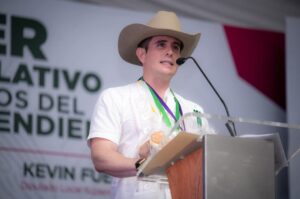 Diputado denuncia lista de muerte contra integrantes de su movimiento en Michoacán